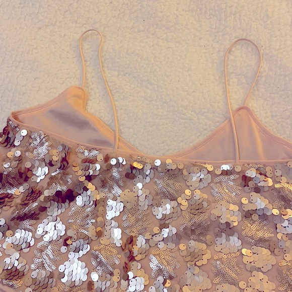🌸💟 FINAL SALE 💟🌸 Forever 21 Sparkly Peach Sequin Crop Top Size L - Picture 7 of 10